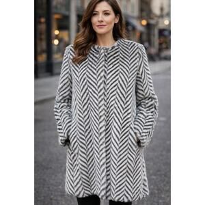Fever Chevron Faux Fur Coat Gray White Collar Snap Pockets Medium mobwife